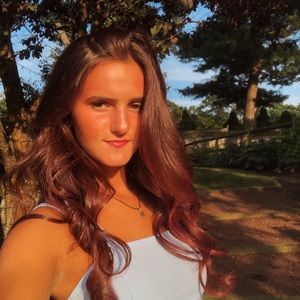 Meet your Posher, Ava